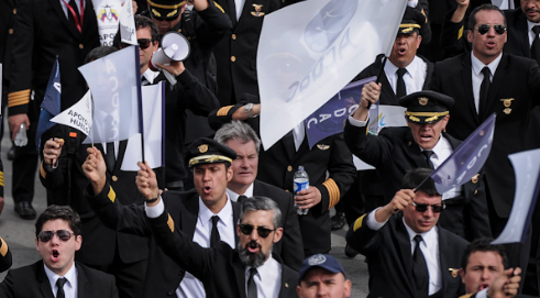 Pilotos de Avianca se mantienen en huelga y dicen que tribunal de arbitramento es ilegal