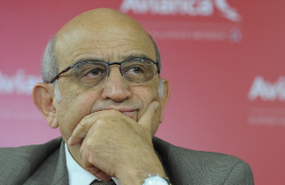 Germán Efromovich pierde su participación en la junta directiva y manejo de Avianca