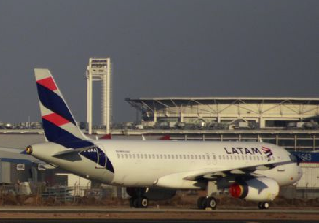 Latam y las aerolíneas se desentienden de Evergrande y suben en bolsa tras relajamiento de las restricciones de viaje a EEUU
