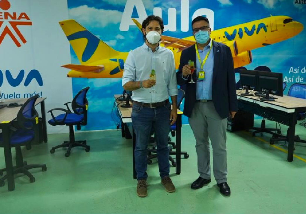 Aerolínea Viva y el SENA entregan aula de entrenamiento para la industria aérea en el país