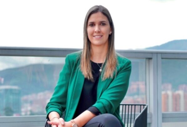 Entrevista | Precios de tiquetes aéreos han caído 14% en Colombia; IATA pide ajustar IVA